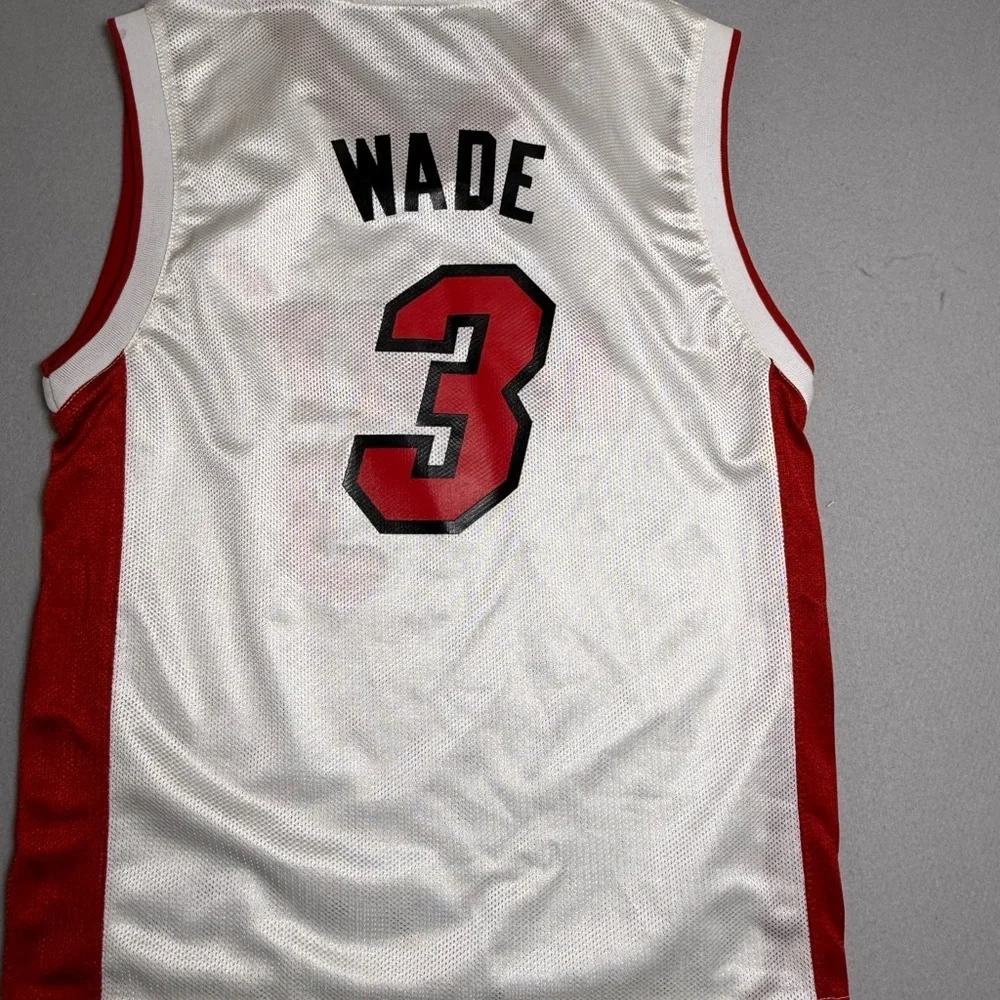 Dwayne Wade # 3 Miami Heat M Youth Reebok White Red Jersey Sz Medium (10-12) NBA